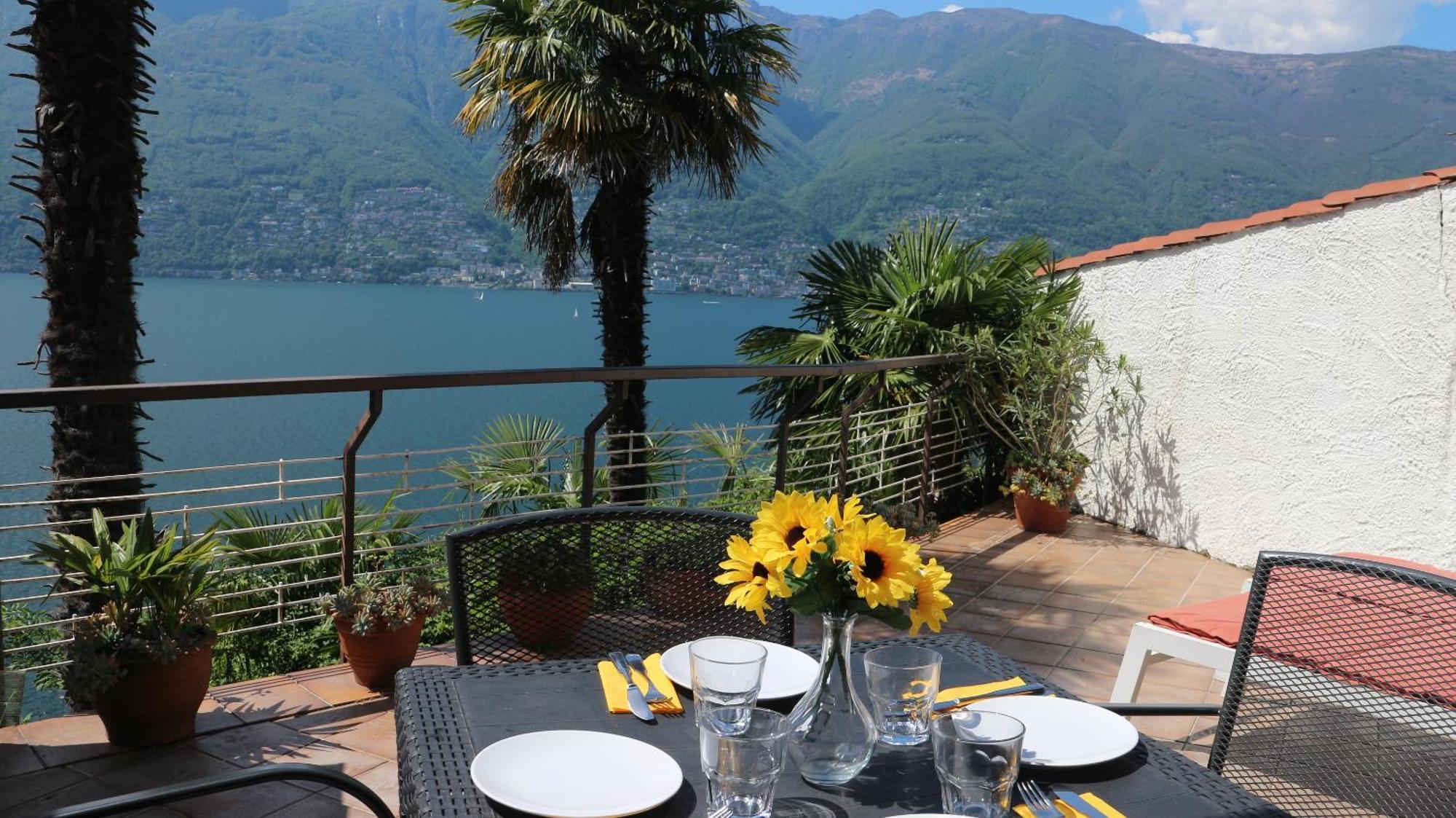 Apartamento Casa Roccia Pino Lago Maggiore Exterior foto
