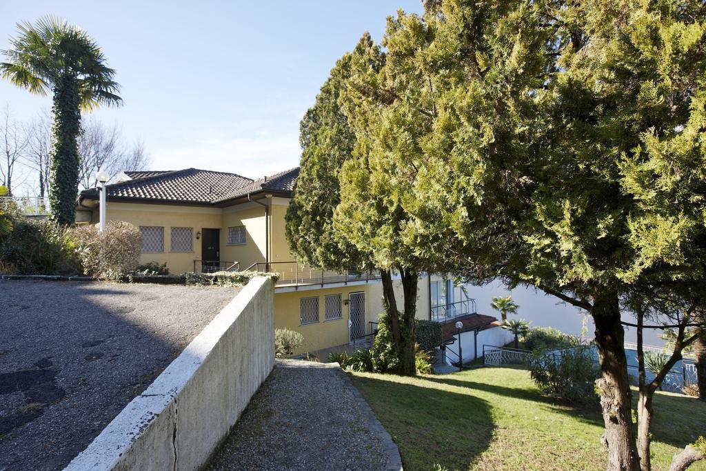 Apartamento Casa Roccia Pino Lago Maggiore Exterior foto