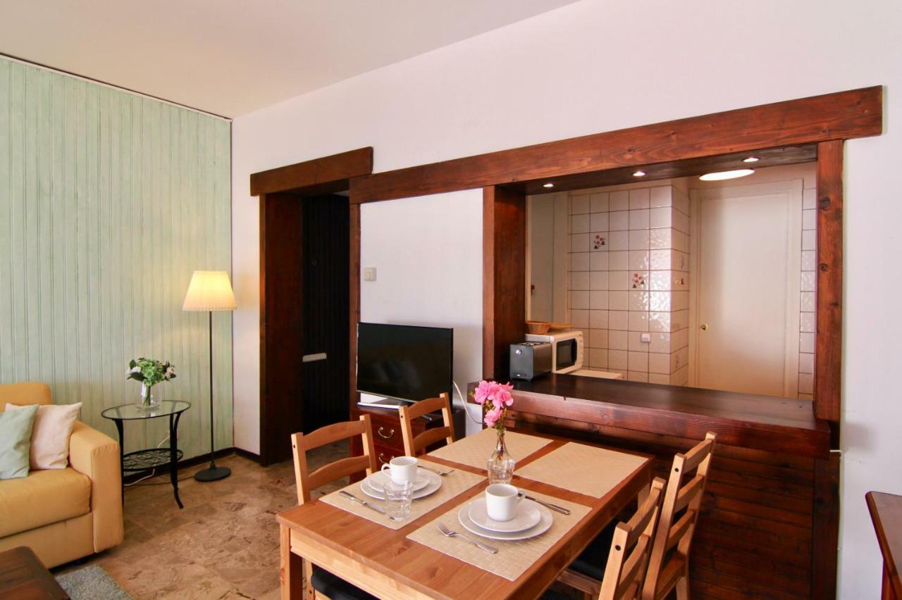 Apartamento Casa Roccia Pino Lago Maggiore Exterior foto